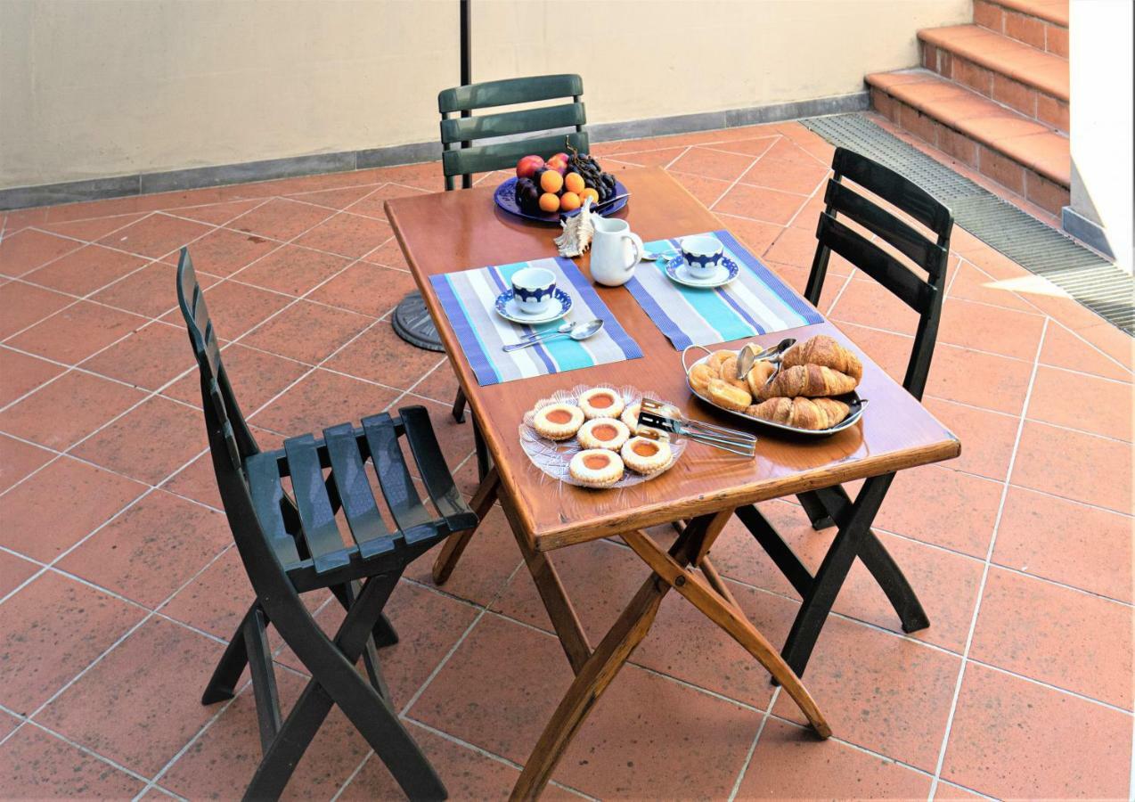 B&B Villa Apuana Marina Di Carrara Exterior foto